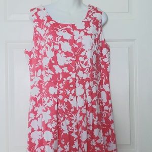 Floral Midi with Buttons hits me below the knees. I'm 5' 7"